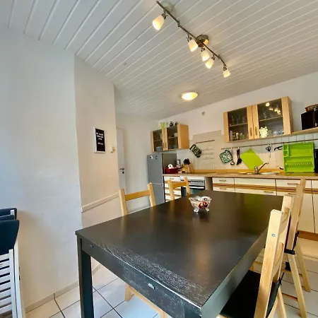 3-zimmer Haus 85qm Mit Balkon Bis Zu 8 Personen * Winningen