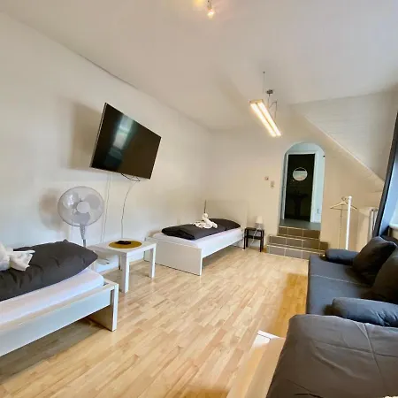 3-zimmer Haus 85qm Mit Balkon Bis Zu 8 Personen Apartamento Winningen
