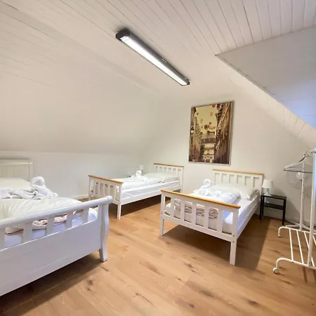 3-zimmer Haus 85qm Mit Balkon Bis Zu 8 Personen *