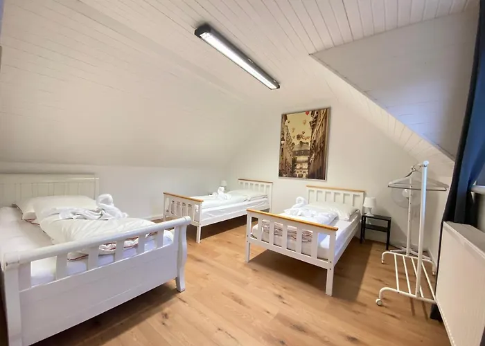 3-zimmer Haus 85qm Mit Balkon Bis Zu 8 Personen *