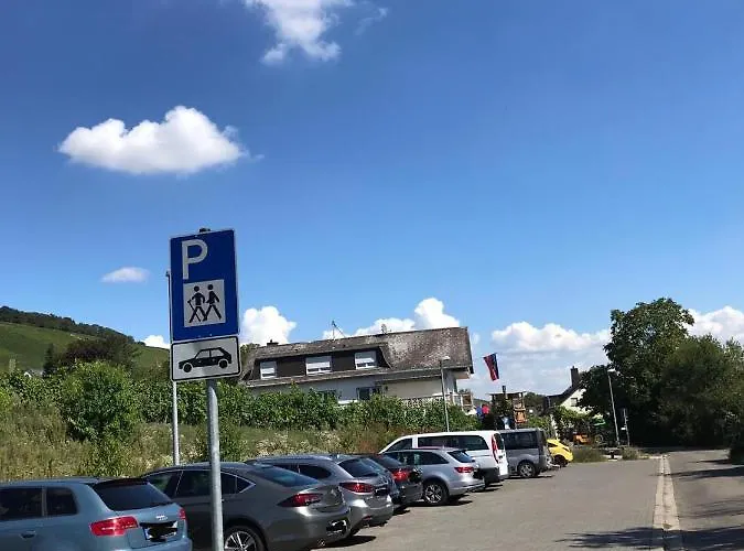 3-zimmer Haus 85qm Mit Balkon Bis Zu 8 Personen Lejlighed *